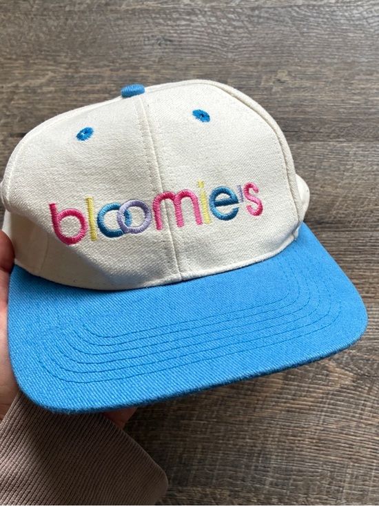 Bloomingdale's Accessories - NWT! Vintage Bloomingdale's Bloomies Iconic Logo Adjustable SnapBack Flat Bill